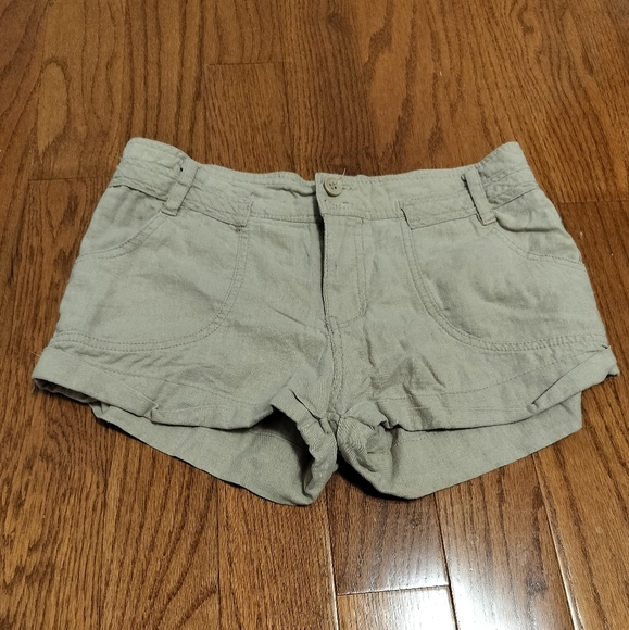 Khaki shorts perfect condition small-medium size - Picture 1 of 2